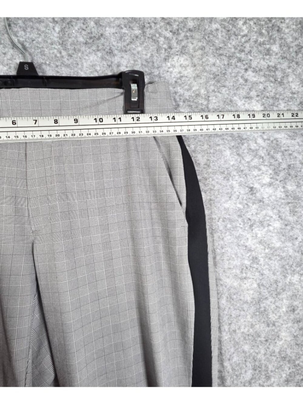Athleta Brooklyn Plaid Tapered Ankle Pants Gray Black Stripe Size 4P - Picture 4 of 11